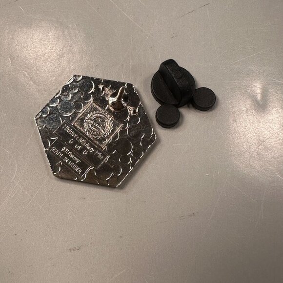 Disney Daisy Duck Trading Pin Hidden Mickey Shapes 2019 Hexagon Lapel Pin Badge - Picture 4 of 7